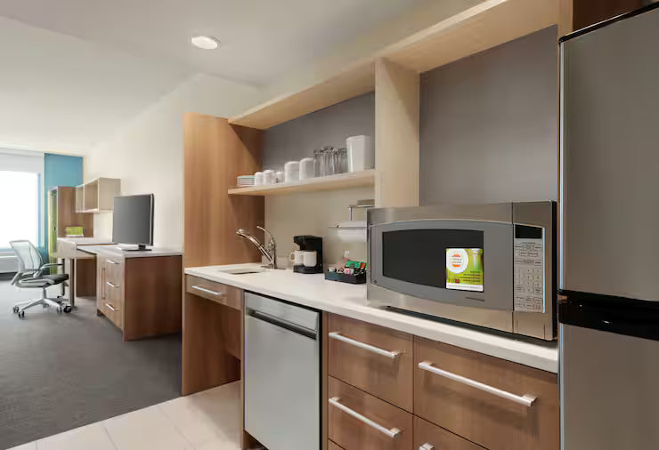 2 Qn Home 2 Suites by Hilton Overland Pk July 10-12