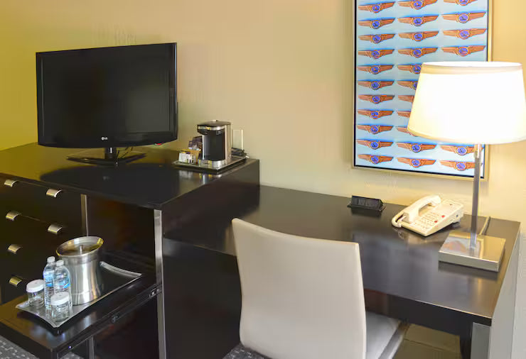 2 Dbl Double Tree Hobby Airport June 28-July 5