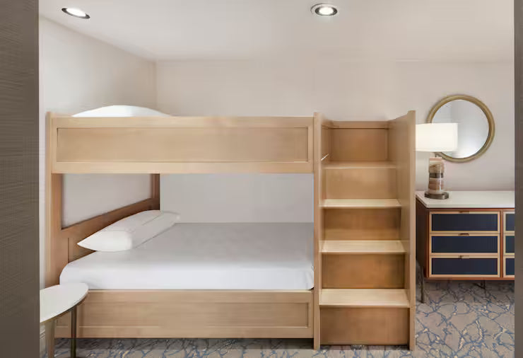 1 King Ste W/2 Bunk Bd Hilton Anatole July 13-14