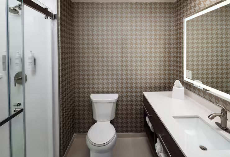 2 Qn Studio Home 2 Suites San Jose S. February 6-8