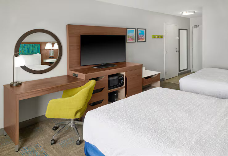 2 Qn Hampton Inn Kansas City / The Legends July 10-12