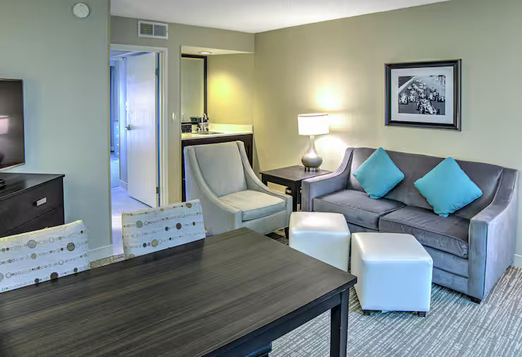 2 Qn 1 Bdrm Ste  Embassy Suites Indianapolis N. April 3-6 2026